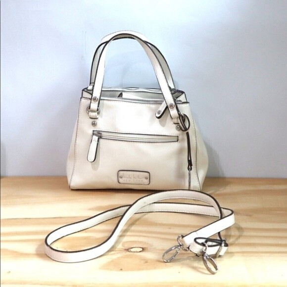 Nicole Miller New York Purse and Cross Body color White detachable strap - Picture 2 of 10